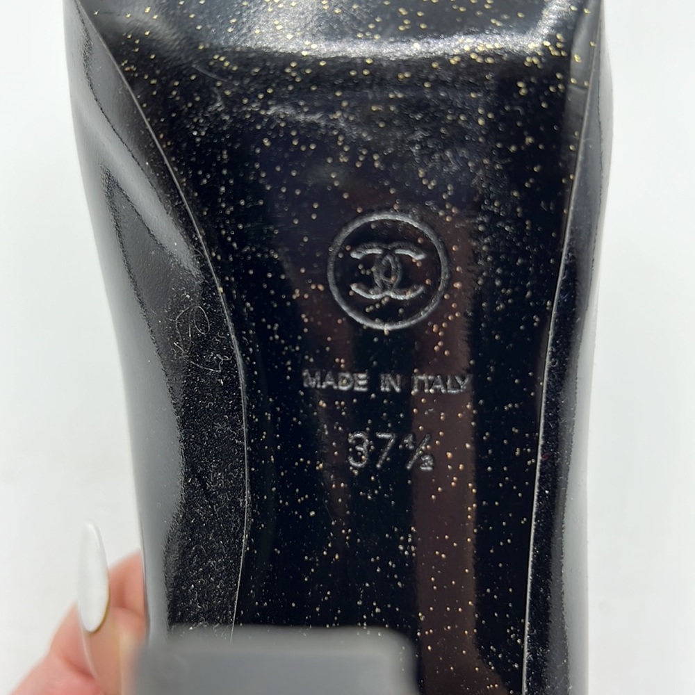 Authentic used Chanel heels size 37.5. I’m a size 6.5/7 and fits me perfectly. - Picture 6 of 8